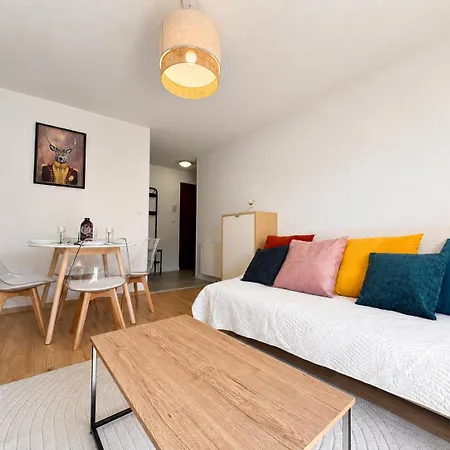 Le Clos Des Vignes - Balconies And Free Parking アパート *